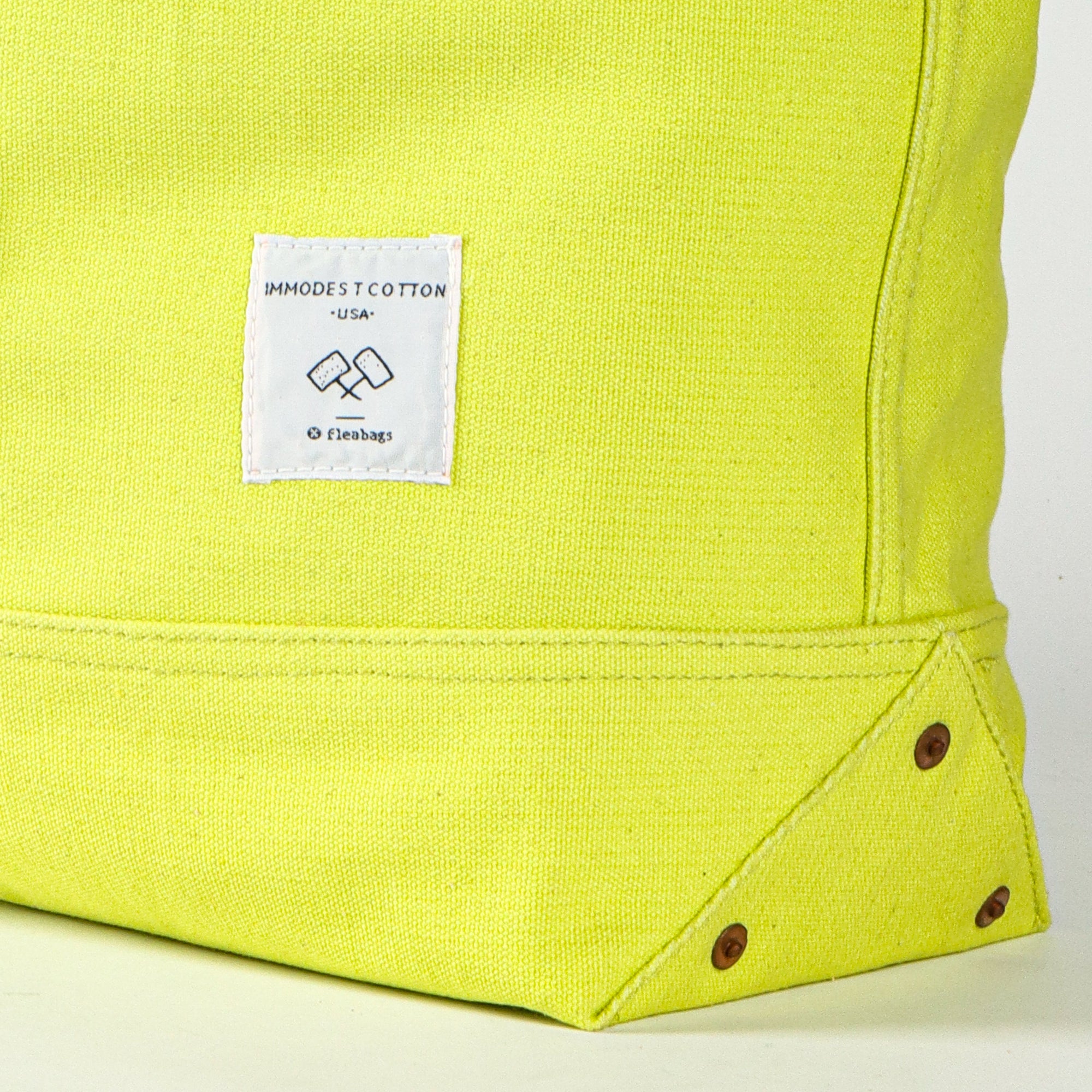 Large East West Tote | Lime (sample)
