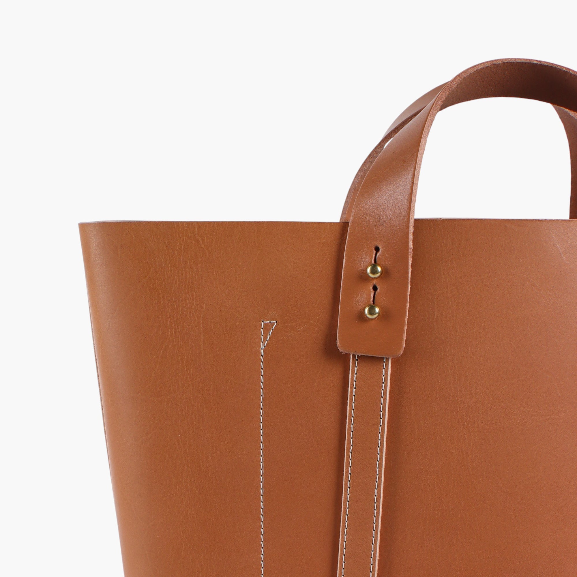 Leather Bucket Tote | Golden Sesame (sample)