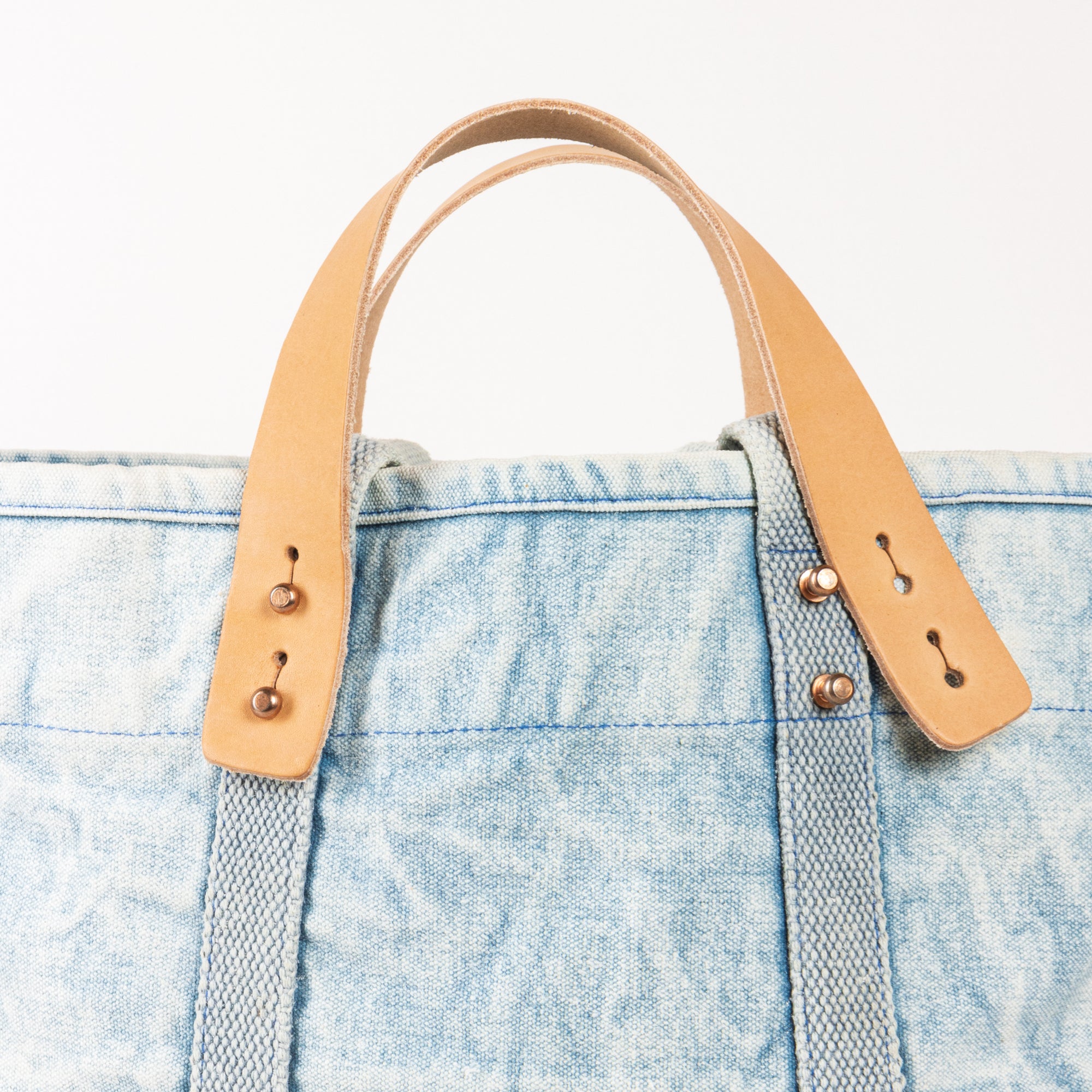 Small East West Tote | Acid wash (sample)